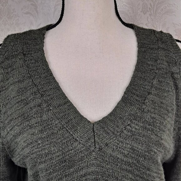 Torrid Size 00 (US 10) Olive Green Cold Shoulder Sweater Lace Up Back Detail EUC - Picture 2 of 10